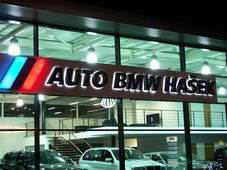 Světelný branding pro Auto MBW Hašek